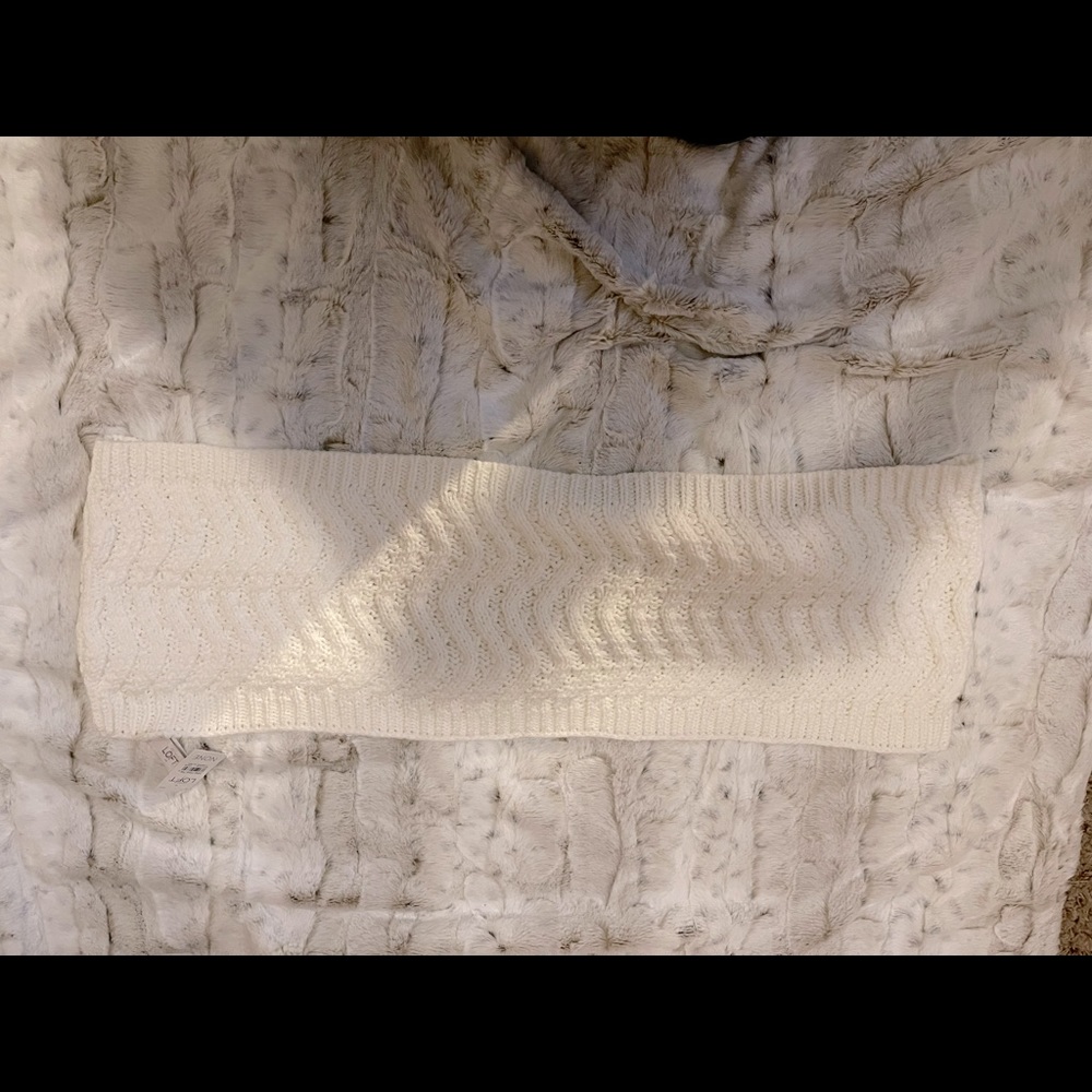 Loft cable knot scarf